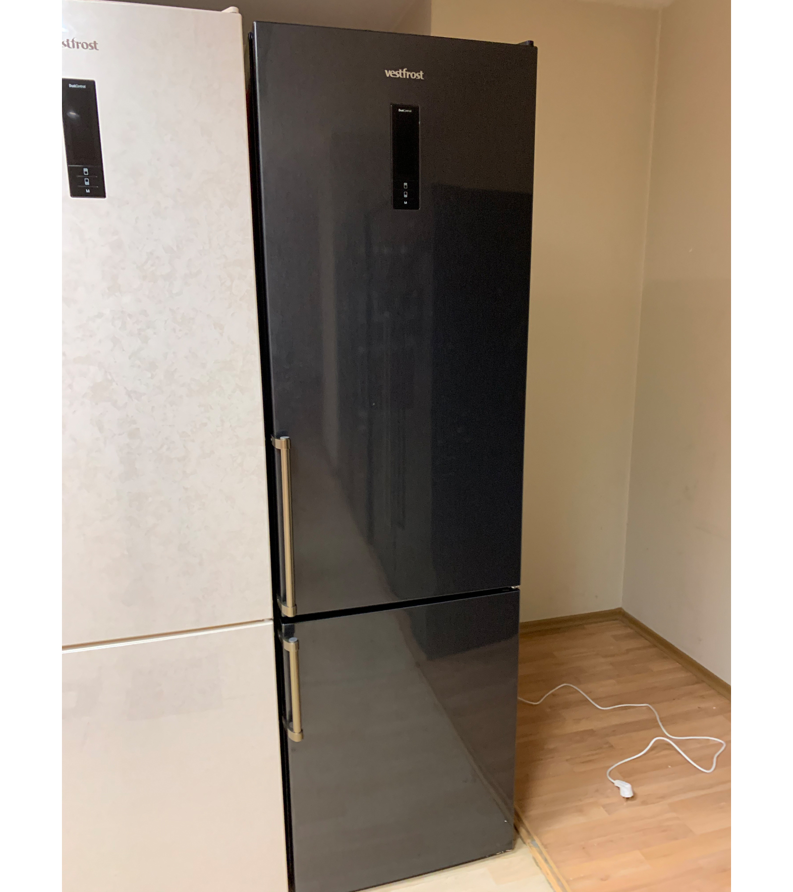 ����������� Vestfrost VF 3863 BH ������