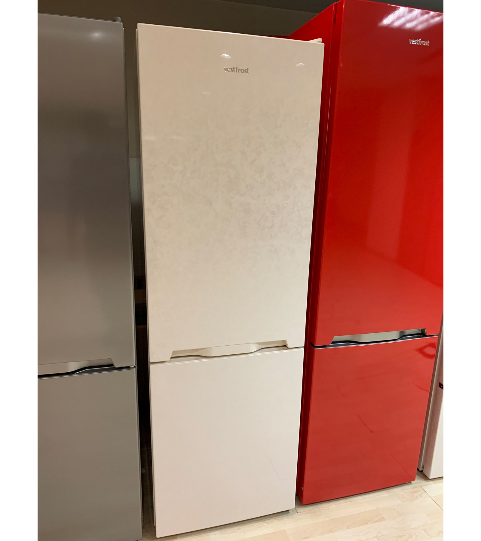 ����������� Vestfrost VF 373 MB �������