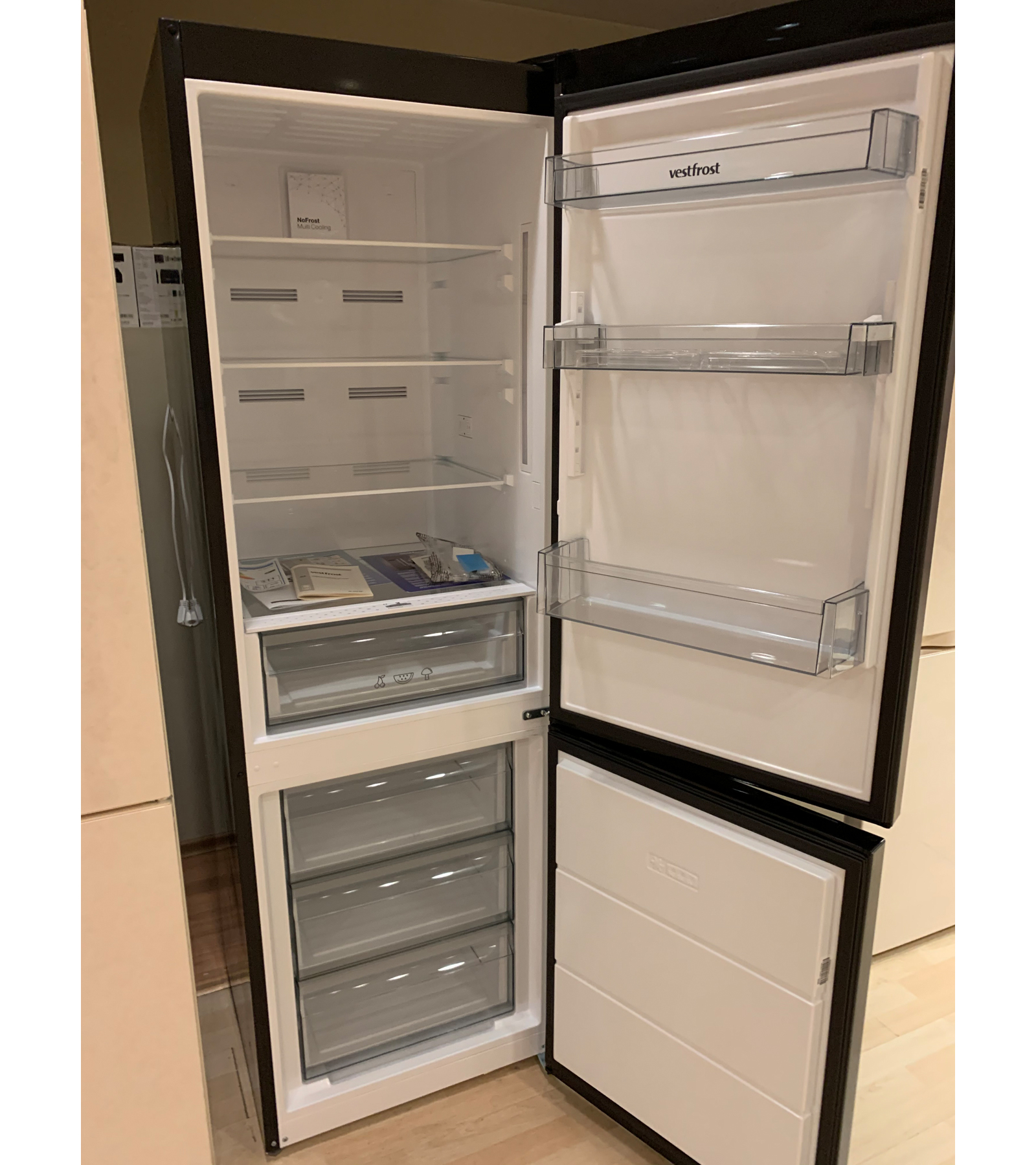 ����������� Vestfrost VF 373 ED ������ �����