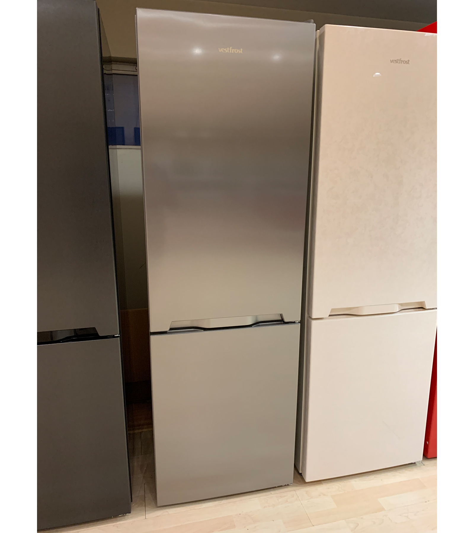 ����������� Vestfrost VF 373 MX �����