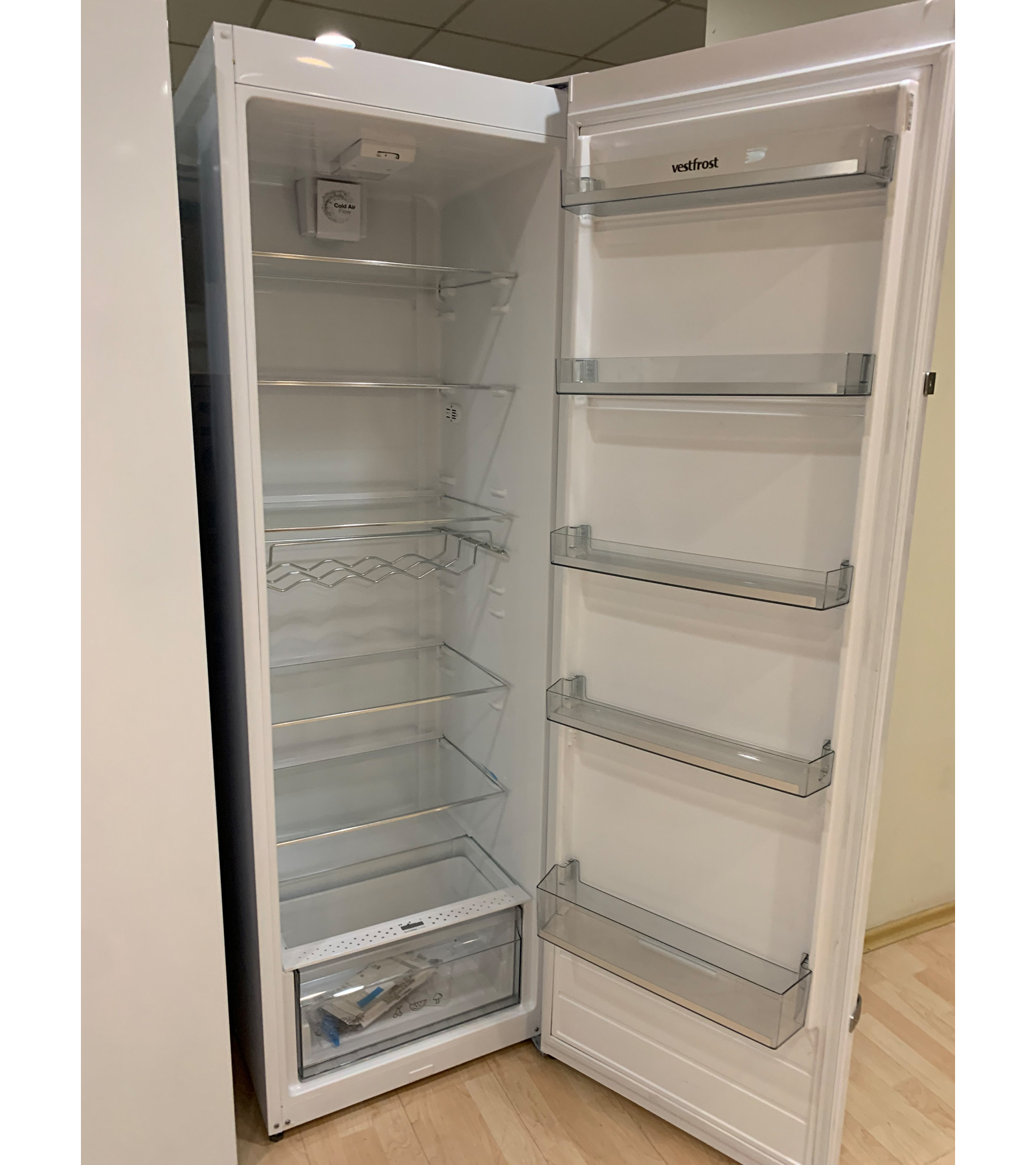 ����������� Vestfrost VF 395 F SBW ����� (NoFrost)