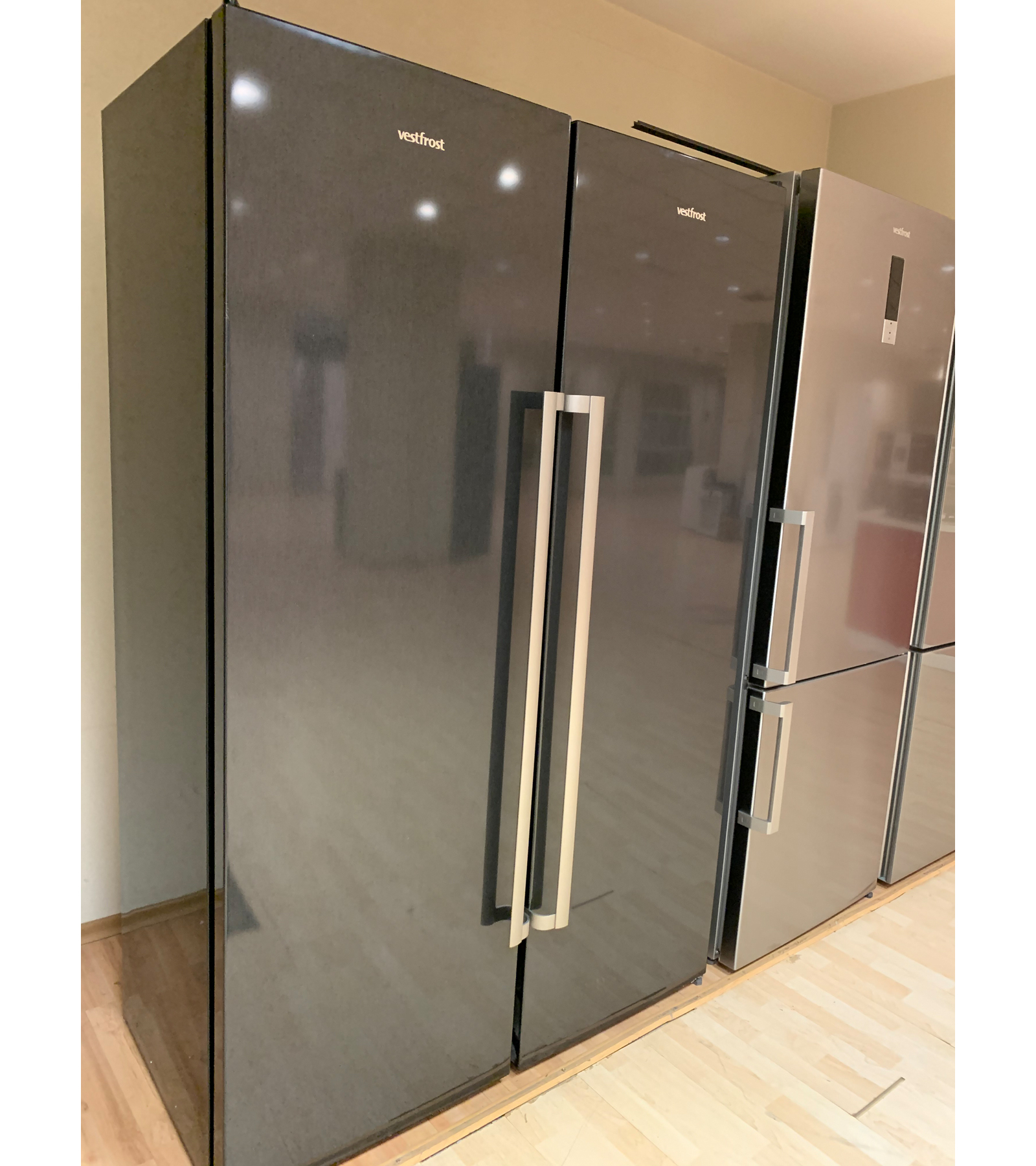 ����������� Vestfrost VF395-1 F SB BH ������ (NoFrost)