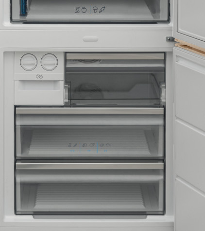 ����������� Vestfrost VW719FFE00B �������
