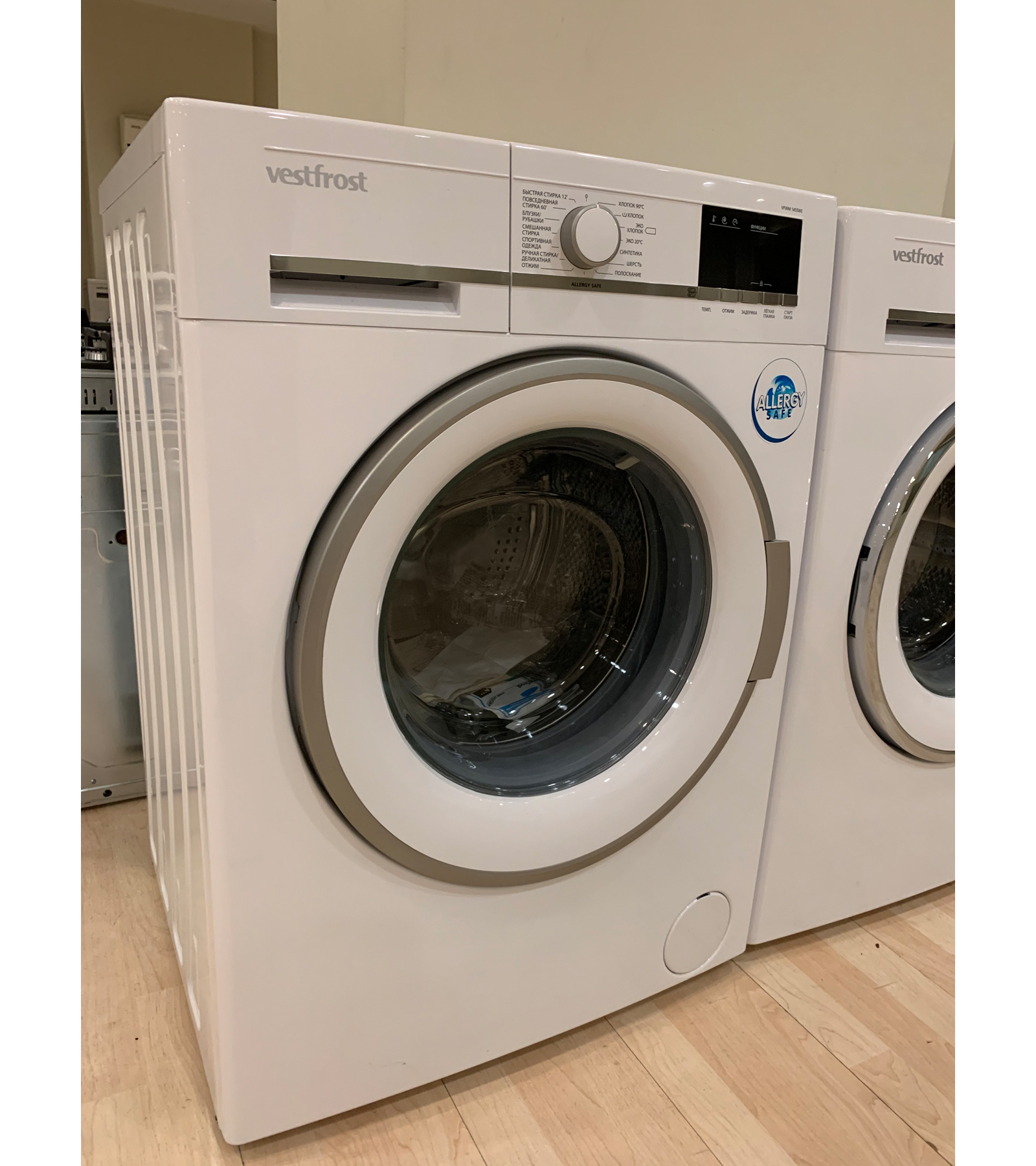 ���������� ������ Vestfrost VFWM 1455 WE